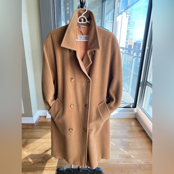 NEVER WORN: MaxMara Icon 101801 Coat 100% Virgin Wool (Orig $5K) - Picture 2 of 14